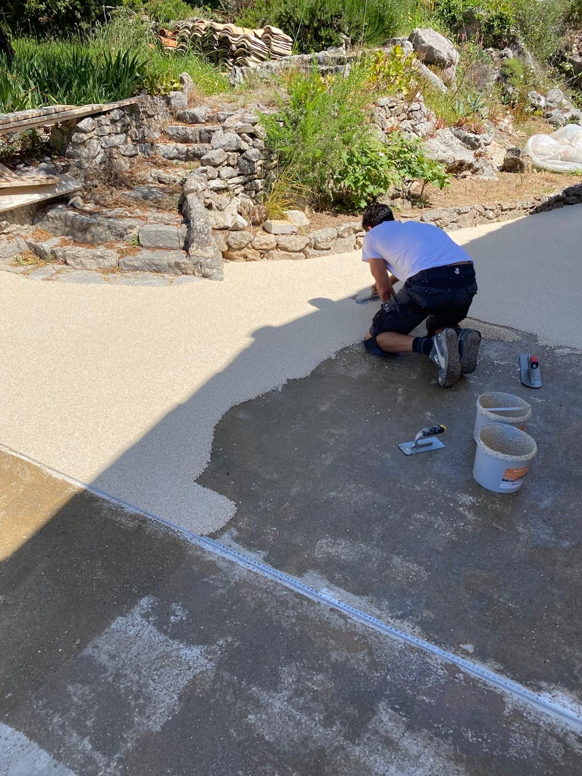 Formation : Appliquer les revêtements de sol extérieurs drainants 3